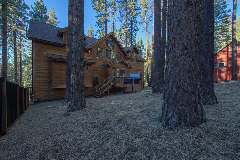 Exterior 5, The T-pot Chalet for 12, El Dorado