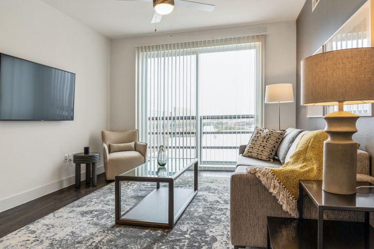 Room 4, Landing Apartments Near Laurel Park, Houston