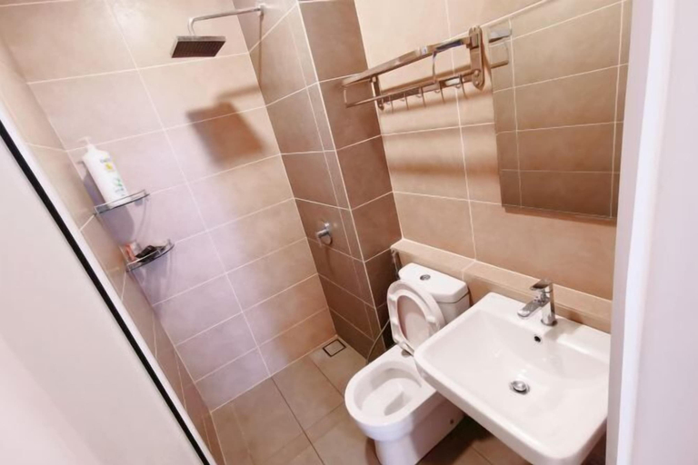 Bathroom 3, Legoland-7min walk at Happy Journey Stay @ Dpristine Lakeview(8pax) Max, Johor Bahru