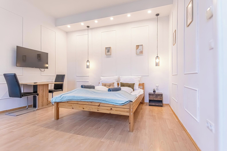 Room 3, 9BR Apts in the Heart of Vienna, Wien