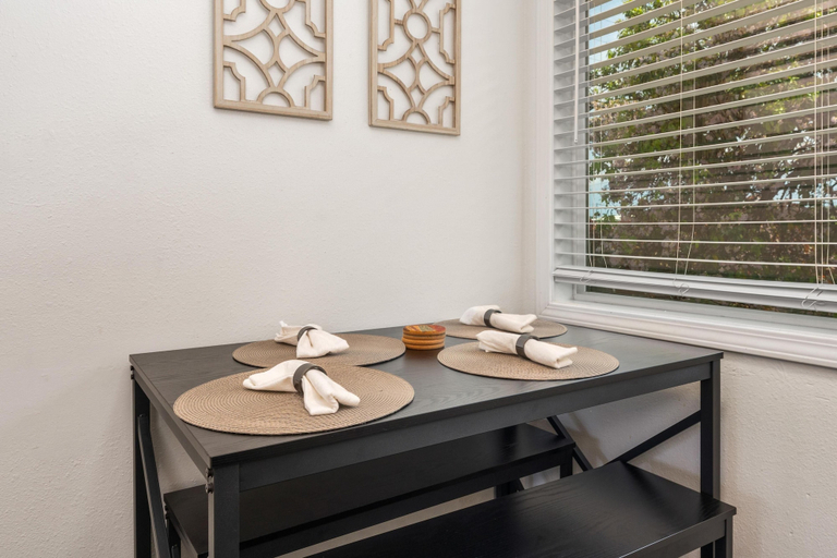 Dining, Big Island Kona Kai J2 2 Bedroom Condo, Hawaii