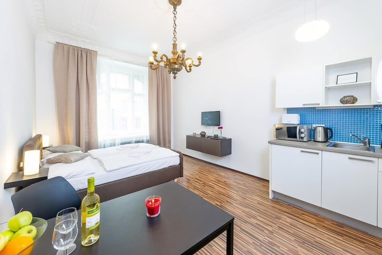 Bedroom 2, Central & Parking Assistance, Praha 6