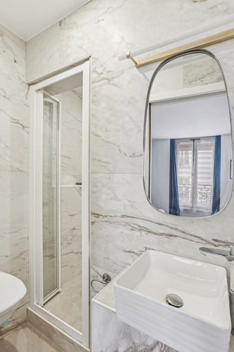 Bathroom 3, Hôtel Télémaque, Paris
