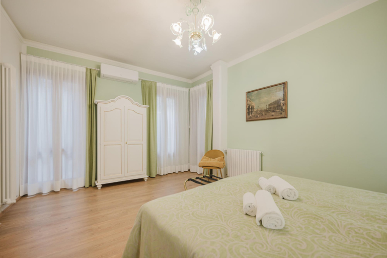 Bedroom 3, Santo Stefano Palace, Venezia