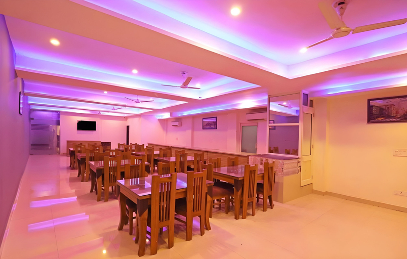 Restaurant 5, Hotel The Kiara - Complimentary Oneway Airport Transfer, Delhi