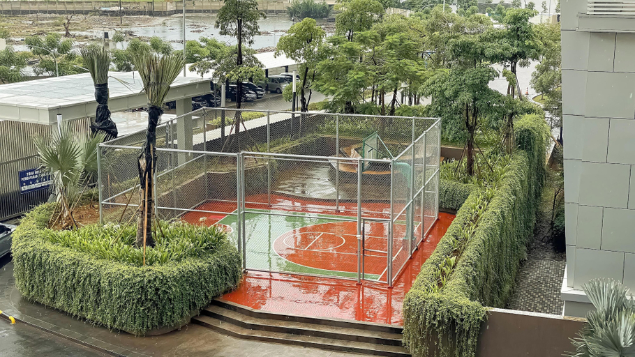 Basketball court, Modern Classic Touch 1Br Apartment At Tokyo Riverside Pik 2, Tangerang