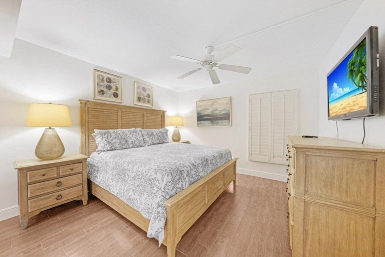 Room 2, South Seas Beach Villa 2538 3 Bedroom Condo, Lee