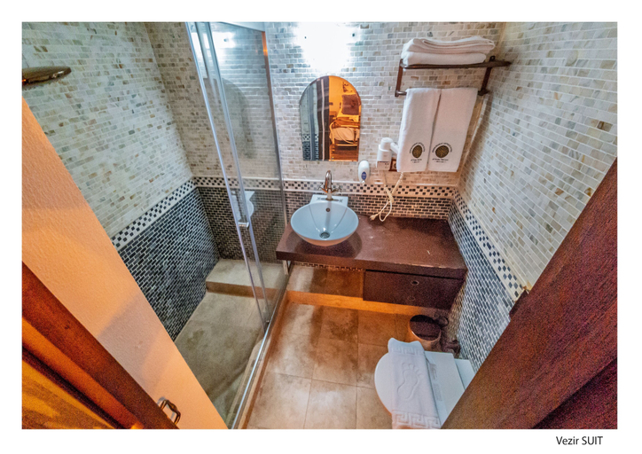 Bathroom 3, Kervansaray Antique Hotel, Çeşme