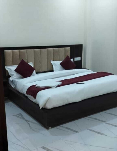 Room 3, Staylo Abhinandan Palace, Faizabad