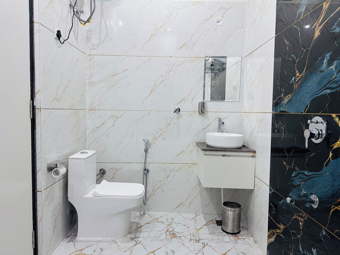 Bathroom 2, Knight Oasis, Sikar