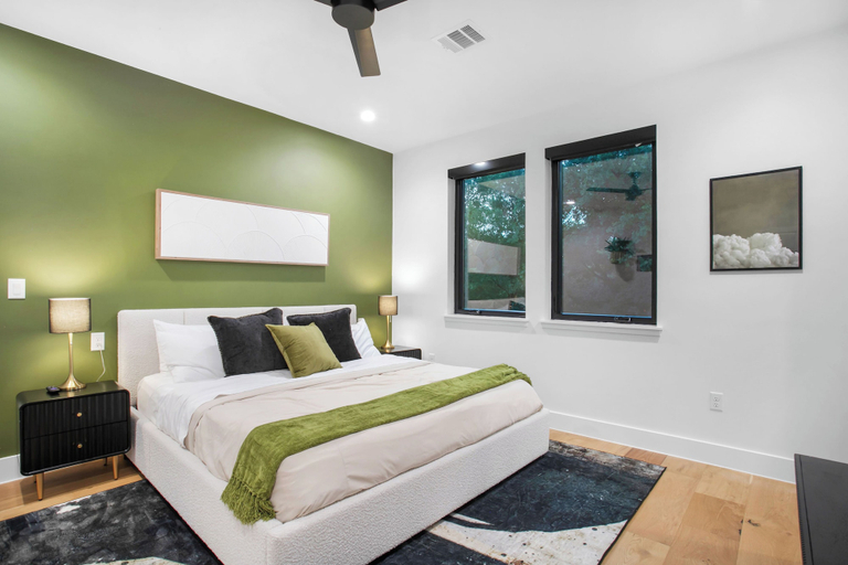 Room 2, Thonton Unit A & B, Travis