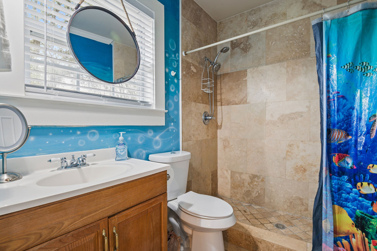 Bathroom, Bungalow On Ave O 1 Bedroom Home, Galveston