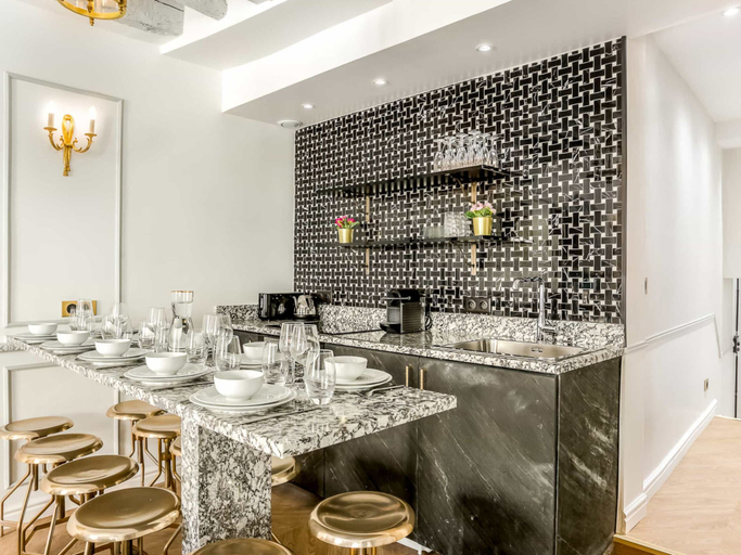 Food & Drinks 5, Merveil Luxury Suite - Louvre Rambuteau, Paris