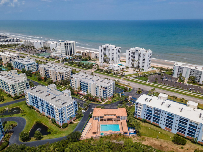 Exterior 3, Oceanwalk 9-302, Volusia