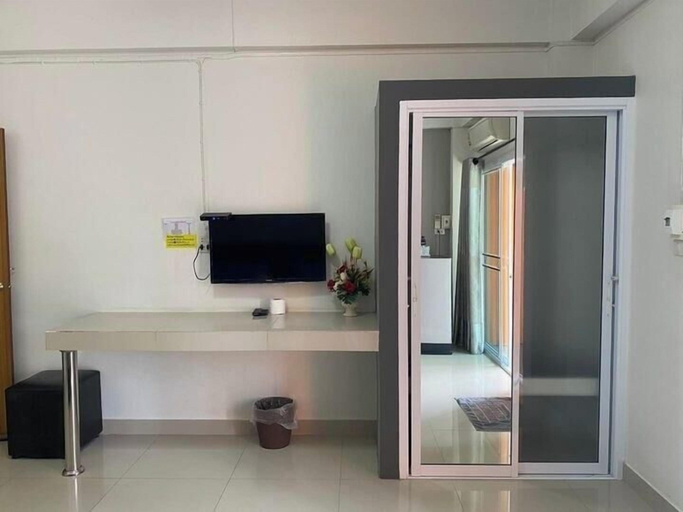 Room 5, Tonsom Residence, Muang Uttaradit