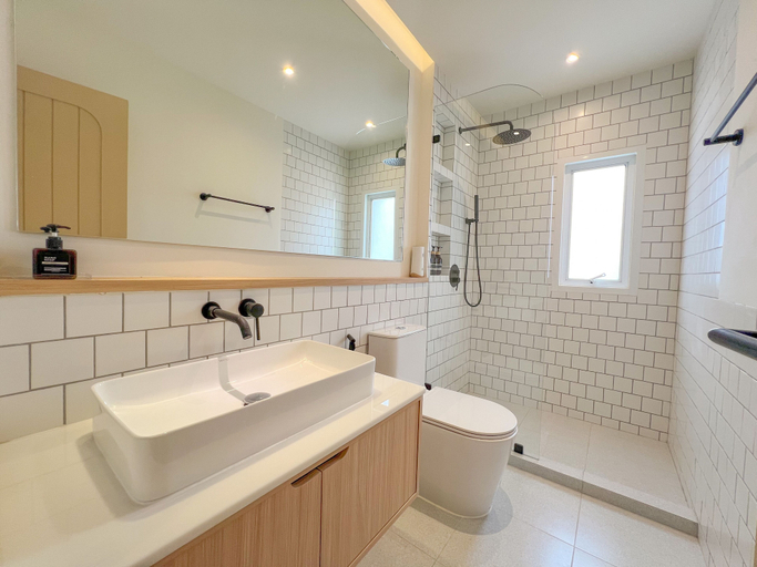 Bathroom 4, Darlene House, Samphantawong