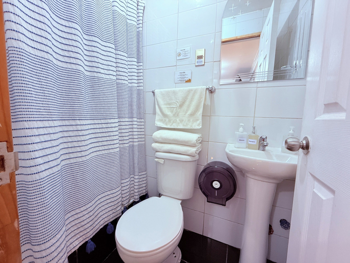 Bathroom 5, Maktvb Costanera Hostal Boutique, Santiago