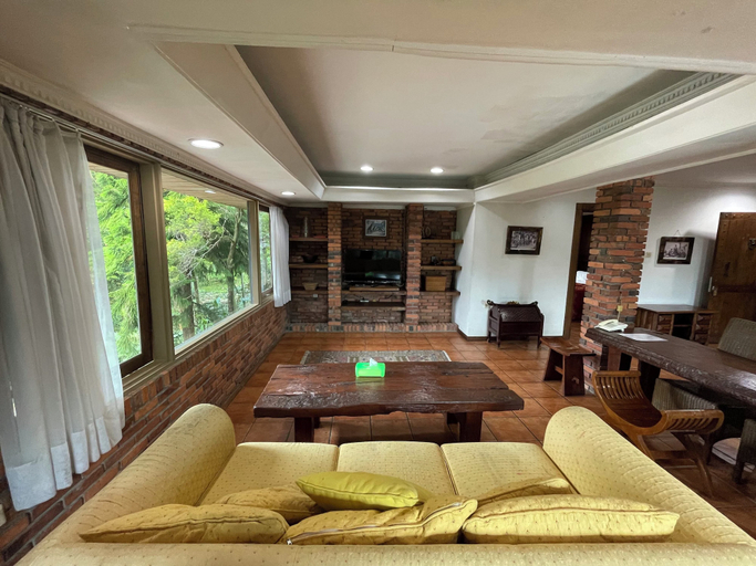 Living area 3, The Pinewood Lodge & Organic Farm, Bogor