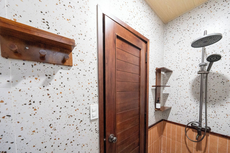 Bathroom 2, Lumiere Family Village Long Khánh, Long Khánh