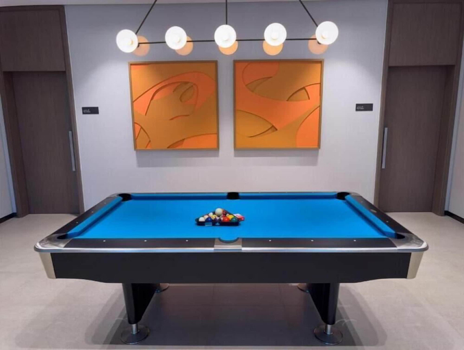 Billiards, Roomszy Grande Residences Downtown Dubai, Dubai