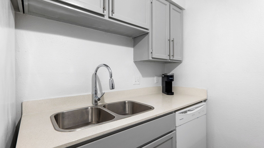 Private kitchen 3, Landing Apartments - Austin near Windsor Park, Travis