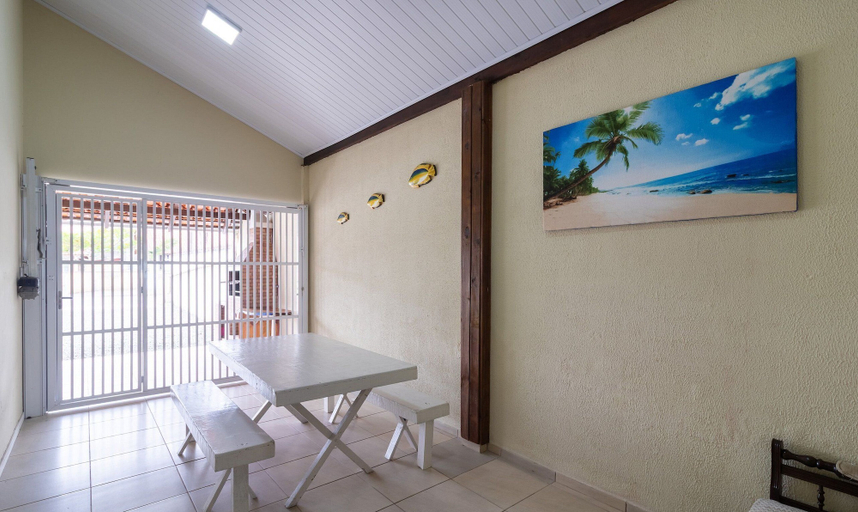 Dining 2, 4 BR House w/ Pool, 500m From Beto Carrero Jrs0130, Penha