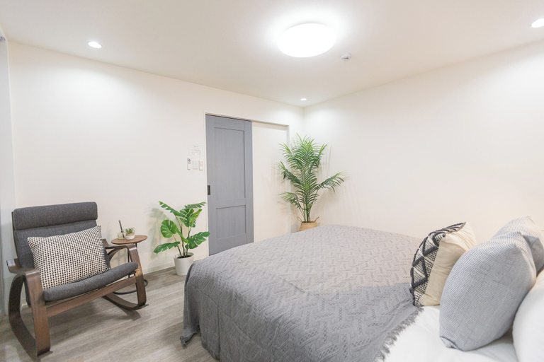 Room 5, b&Kishinosato, Osaka