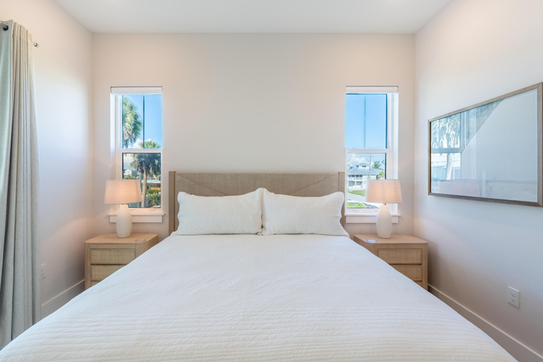 Room 4, Tranquil Daze, Lee