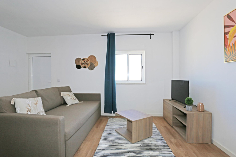 Room 5, X 09 - 1 Bed Apartment in Quinta da Ponte, Lagos