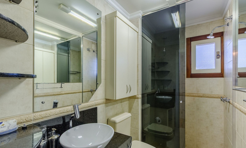 Bathroom, 3 Bedroom Apartment With Mountain View Rlu0302, Gramado
