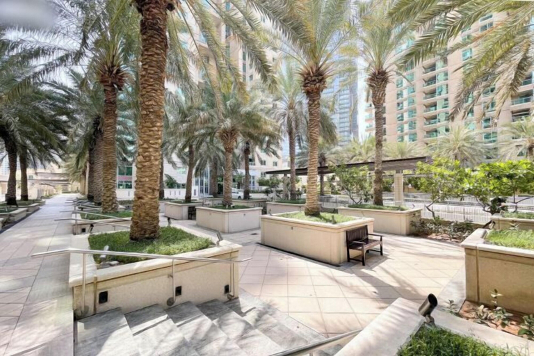 Interior 2, bnbme Dubai Marina: Quiet Patio Oasis, Dubai