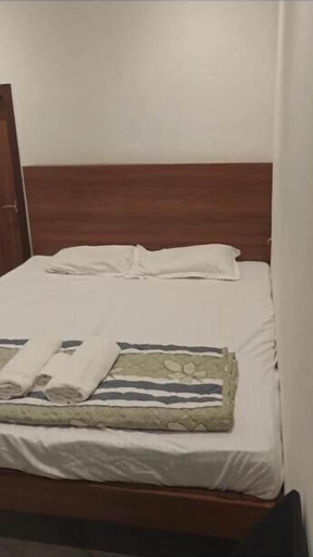 Room 2, A28 Orange Bricks, Kolkata