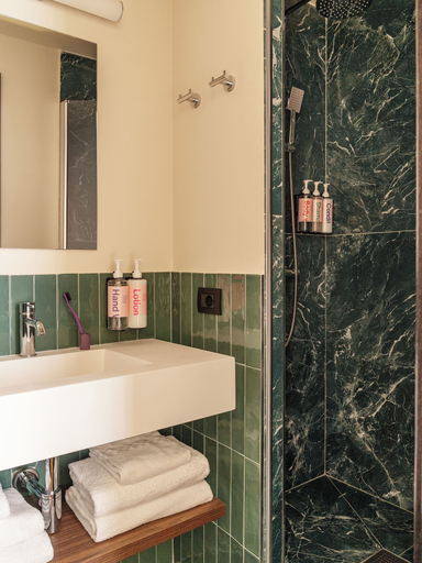 Bathroom 5, Numa Rome Barberini, Rome