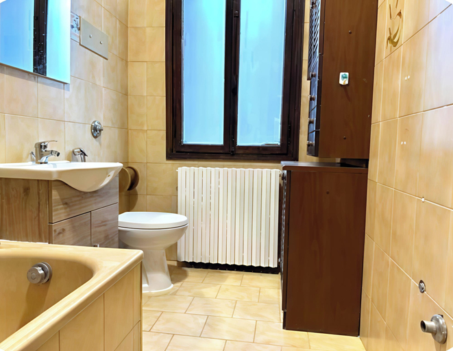 Bathroom 5, Venetian Nexus, Venezia