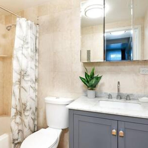 Room 5, 73-208 New 2BR 2bath UWS Doorman Gym, New York