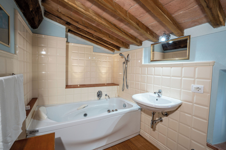 Bathroom 3, Historic Farmhouse Casa del Chiodo, Grosseto