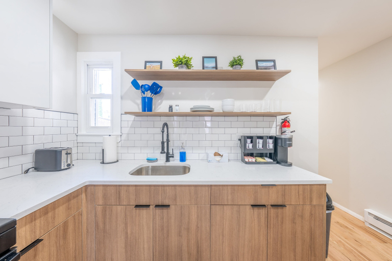 Private kitchen 2, Modern 2BR North Ironbound Apartment, Newark