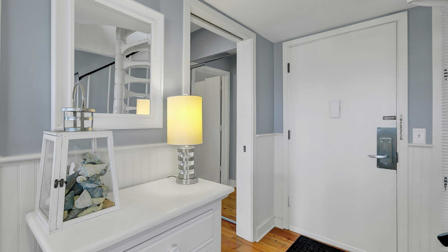 Bedroom 3, 304 E Port O Call by Avantstay Rooftop Deck Incredible Ocean & Beach Views!, Charleston