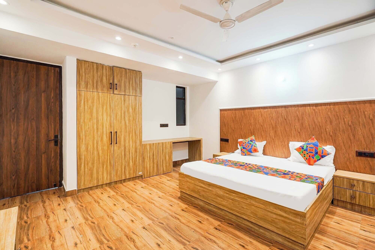 Room 5, Fabhotel Golden Inn, Gautam Buddha Nagar
