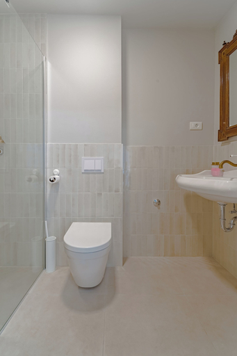 Bathroom 5, The Vlasta Collection Rooms, Zagreb