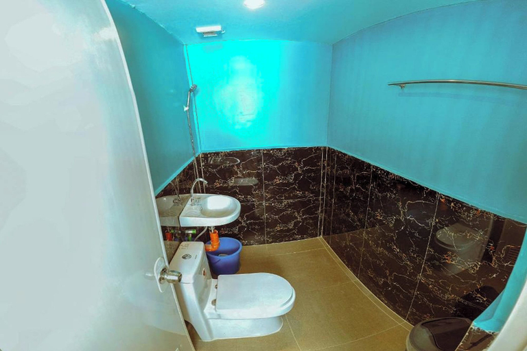 Bathroom 2, Adventourist Inn Coron, Coron
