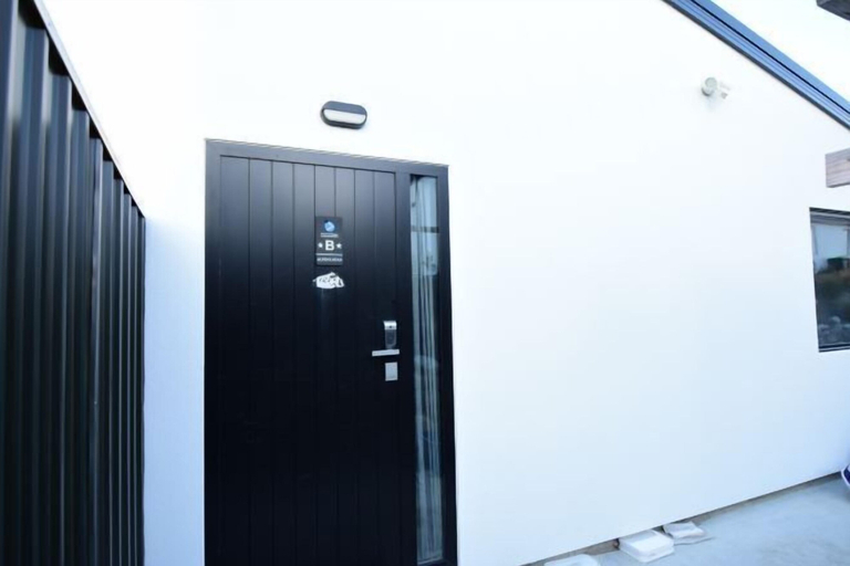Exterior 2, Alpine Star, Mackenzie