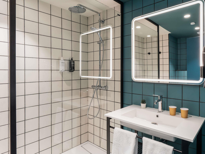 Bathroom 5, Ibis Styles Barcelona Sant Joan Despi, Barcelona