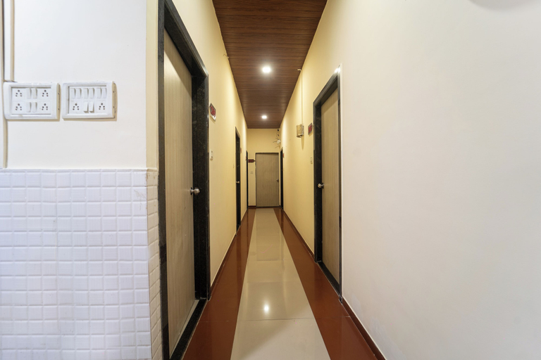 Others 5, Hotel Kailash Park, Mumbai Suburban