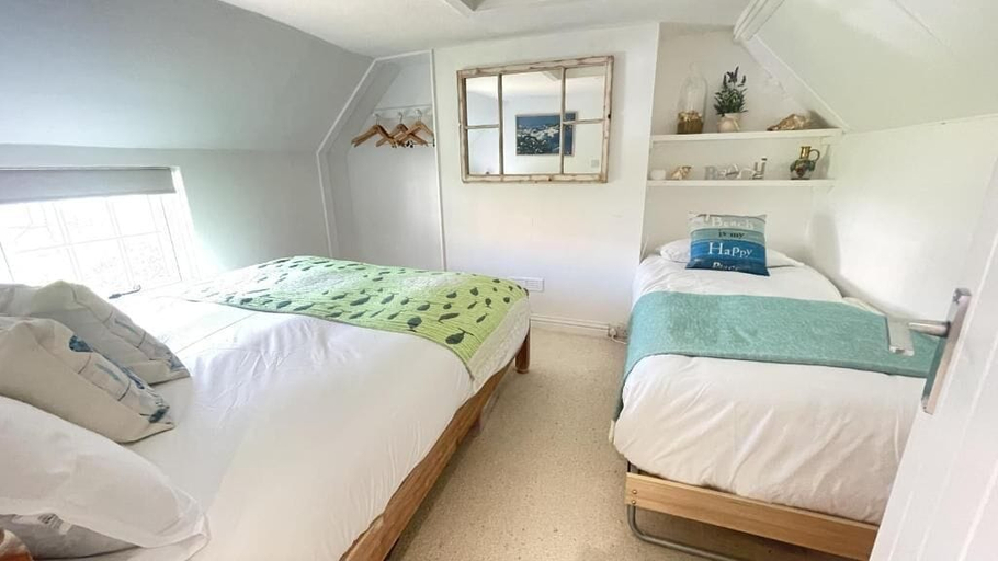 Room 4, Nelson cottage, Kent