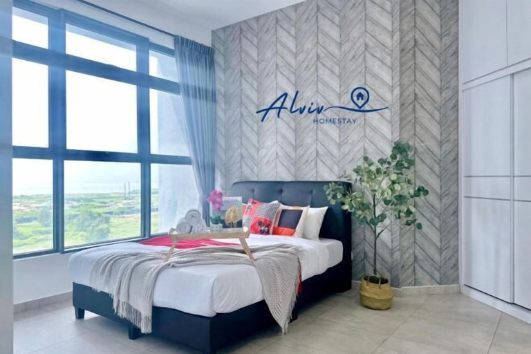 Room 1, Atlantis Melaka I 5-11Pax I 5Min JonkerSt BY Alviv Management, Malacca City