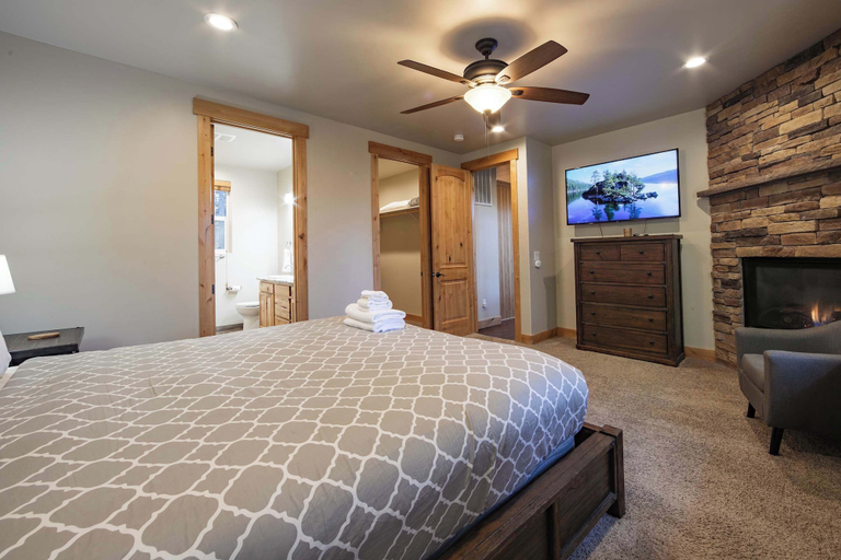 Room 2, The T-pot Chalet for 12, El Dorado