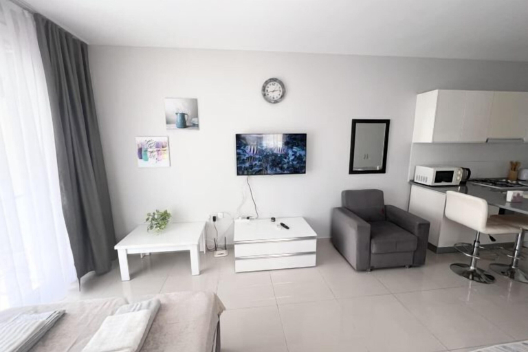 Room 2, Alexius Pool Apartments