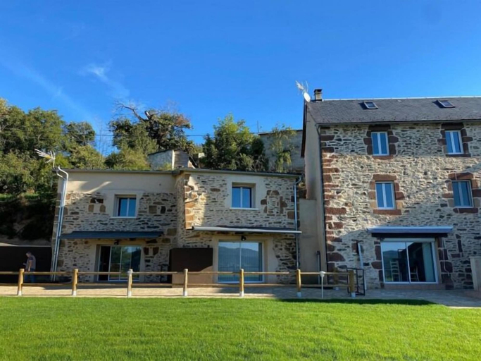 Front of property 5, Le Domaine du Bez, Aveyron