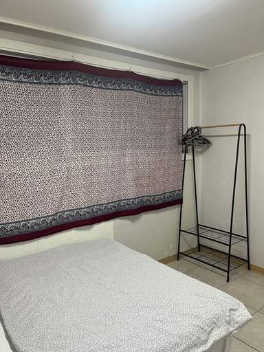 Room 2, Duck Duck House, Yongsan